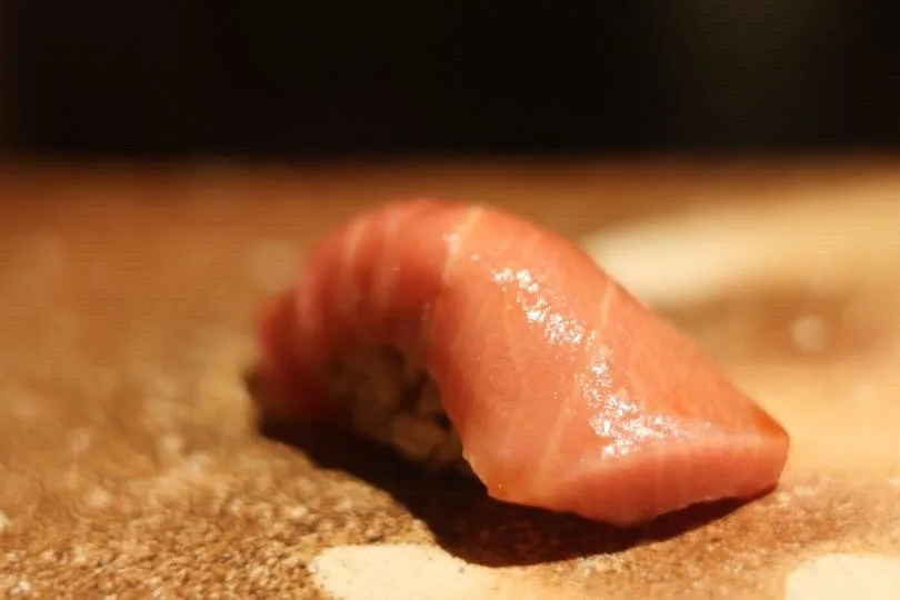 中トロの握り